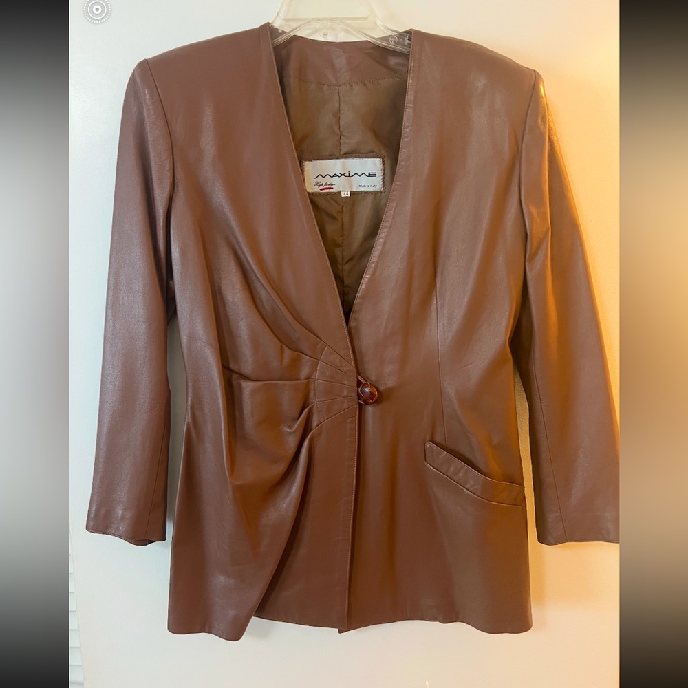 Maxime Vintage Italian leather jacket. Camel brown. Women’s size 8 (Italian 44)